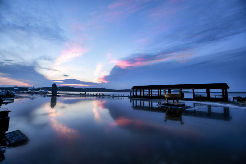 中国河北省张家口地区沽源县天鹅湖景区夏天图片