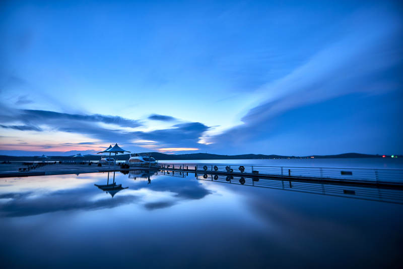 中国河北省张家口地区沽源县天鹅湖景区夏天图片