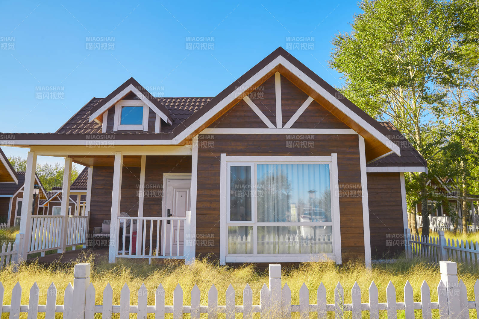 中国河北张家口库伦淖景区木屋别墅建筑群图片