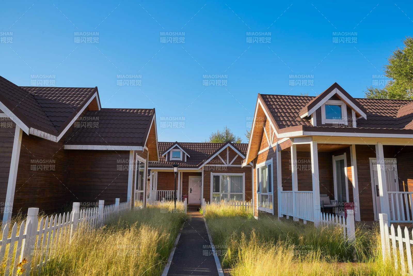 中国河北张家口库伦淖景区木屋别墅建筑群图片