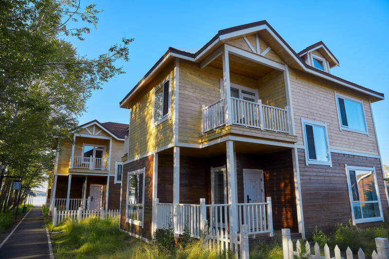 中国河北张家口库伦淖景区木屋别墅建筑群图片