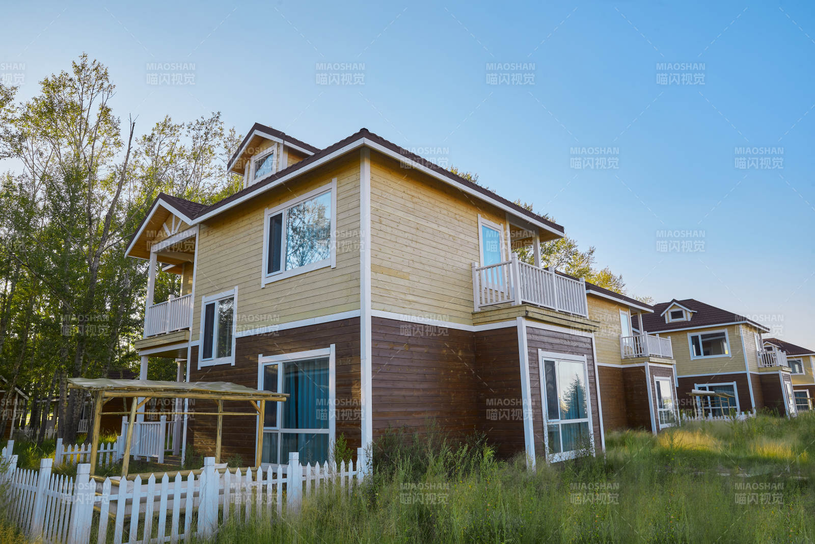 中国河北张家口库伦淖景区木屋别墅建筑群图片