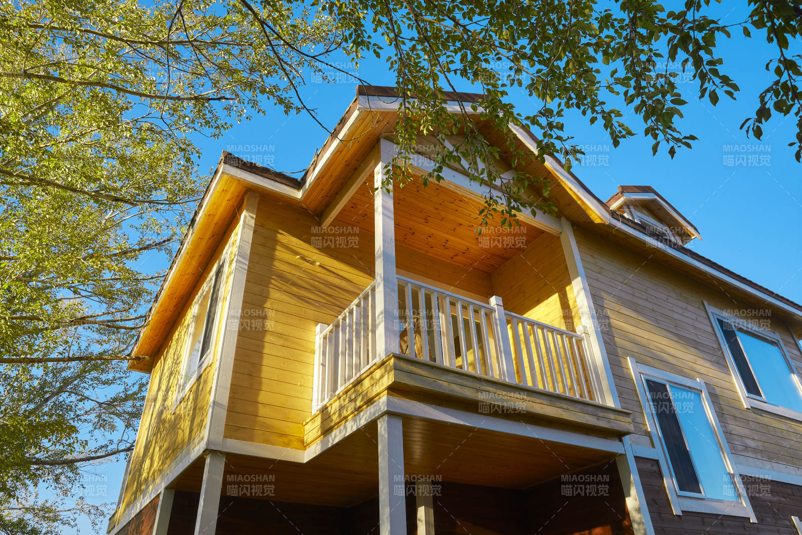 中国河北张家口库伦淖景区木屋别墅建筑群图片