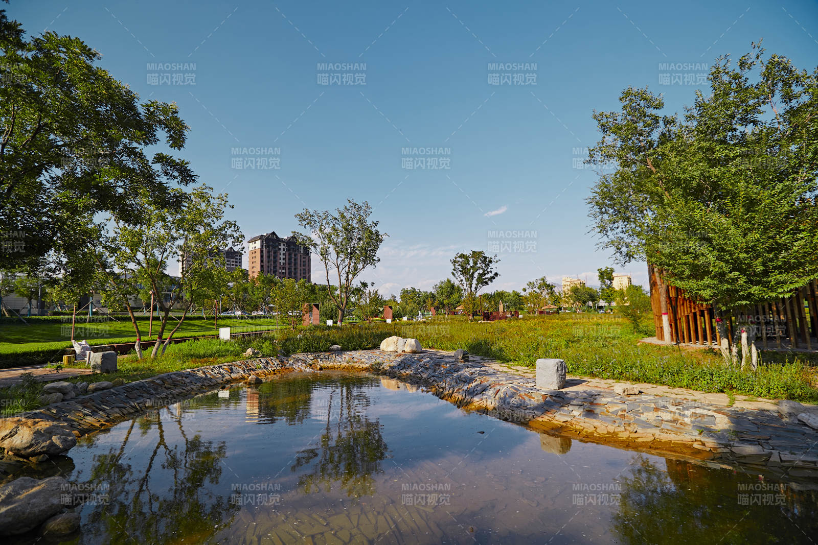 郊外休闲公园环艺环境及设施图片