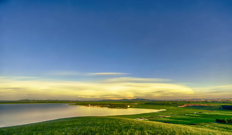 中国河北省张家口地区沽源县天鹅湖景区夏天图片