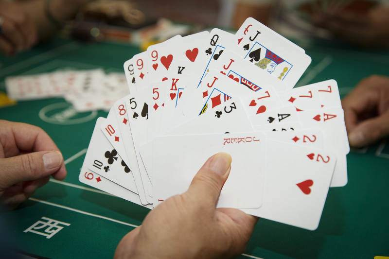 掼蛋扑克比赛现场图片