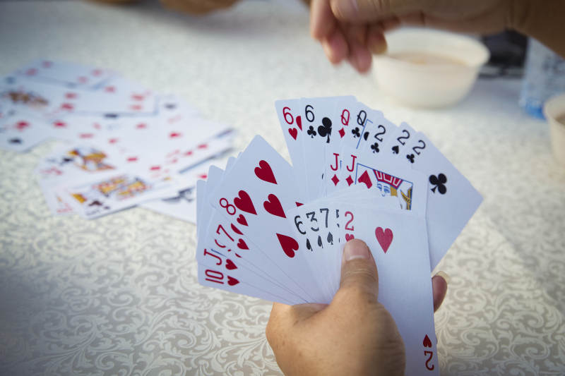 掼蛋扑克比赛现场图片