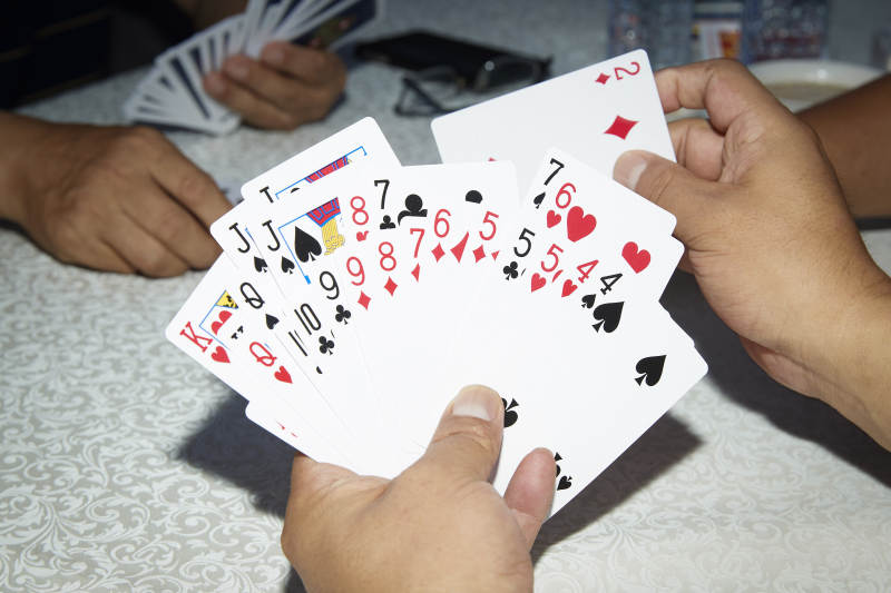 掼蛋扑克比赛现场图片