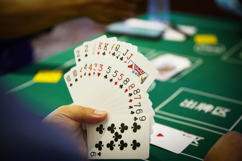 掼蛋扑克比赛现场图片