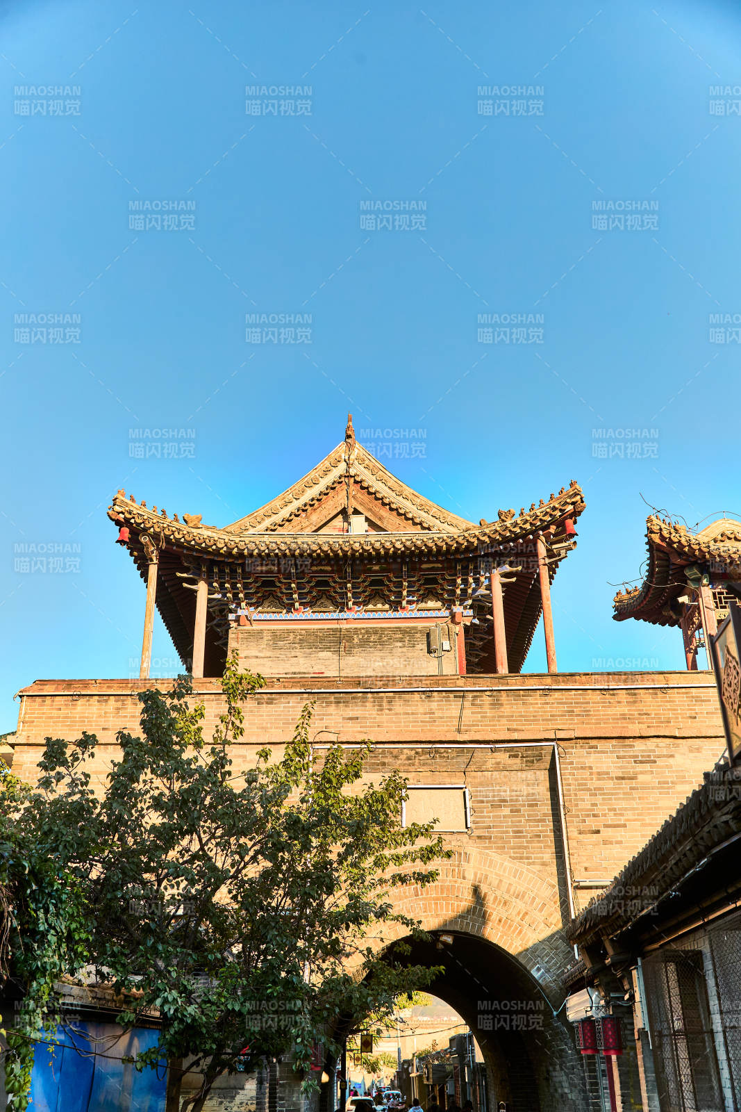 中国河北省张家口市堡子里景区鼓楼建筑外观图片