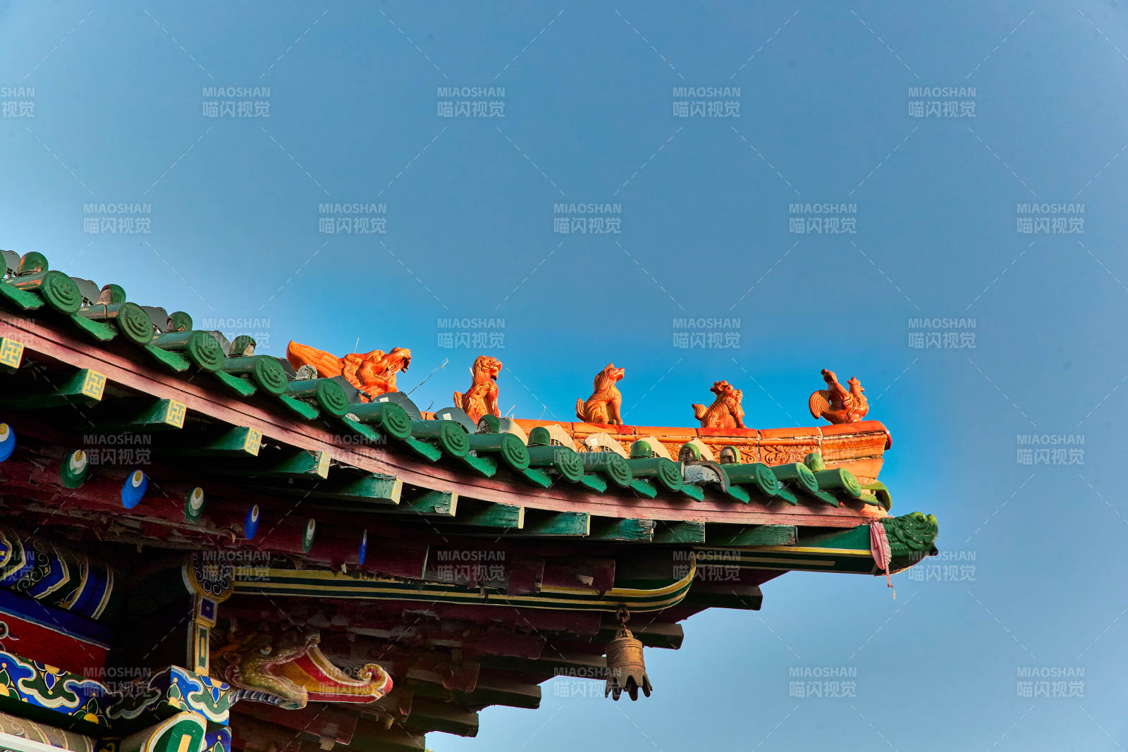 中国河北省张家口市堡子里景区古建筑飞檐特写图片