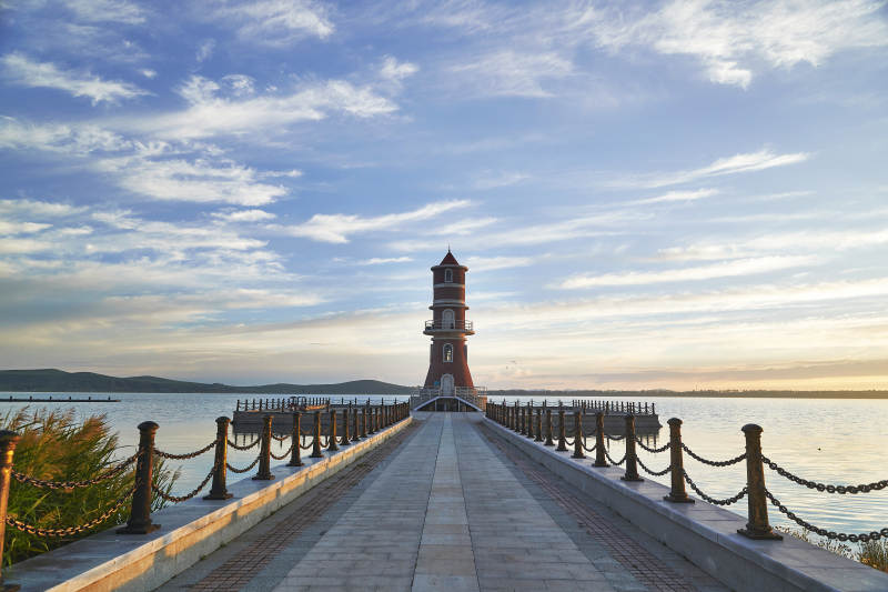 河北省张家口沽源县库伦淖尔景区清晨景色图片