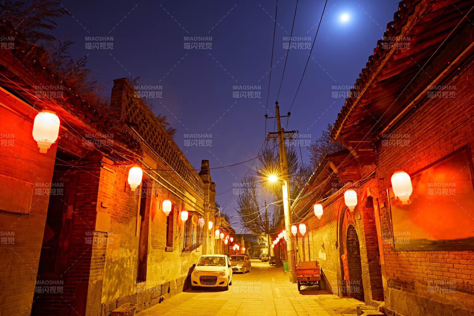 中国河北省张家口市堡子里景区夜景图片