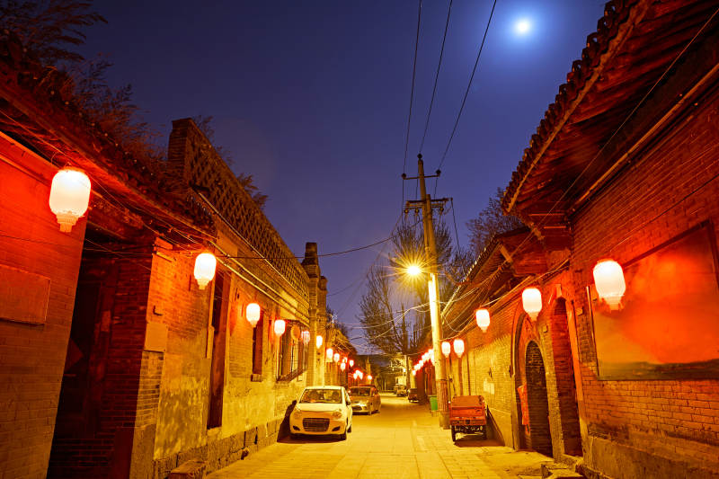 中国河北省张家口市堡子里景区夜景图片