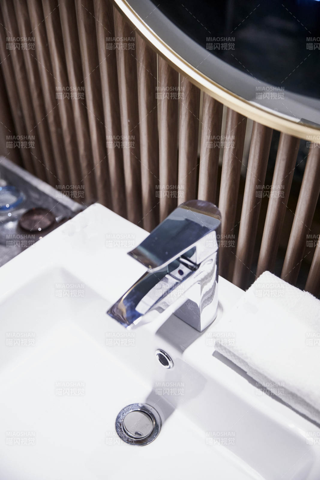 卫生间智能洁具马桶淋浴喷头水龙头图片