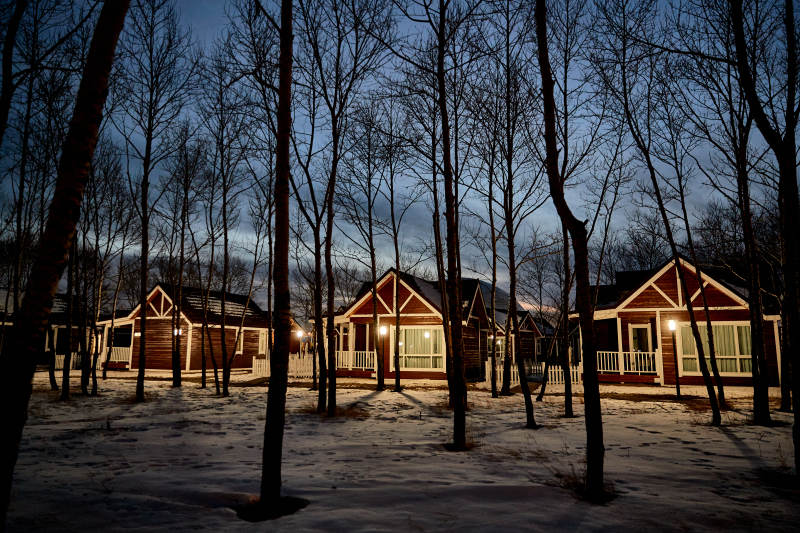 中国河北张家口库伦淖景区木屋别墅建筑群图片