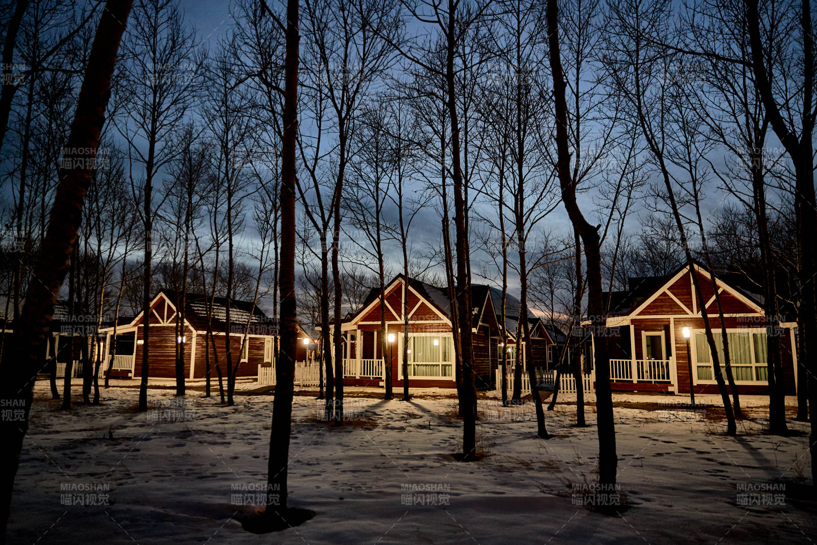 中国河北张家口库伦淖景区木屋别墅建筑群图片