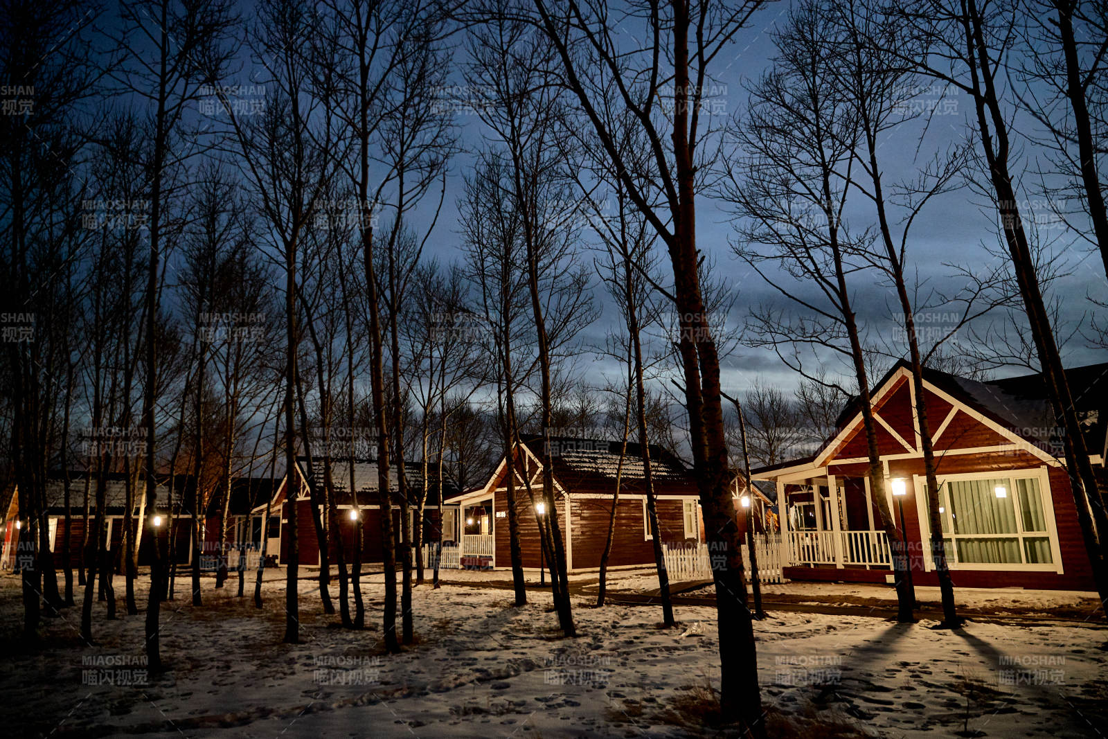 中国河北张家口库伦淖景区木屋别墅建筑群图片