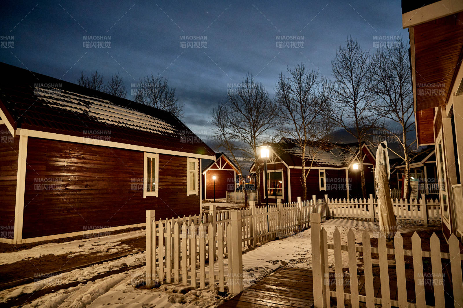 中国河北张家口库伦淖景区木屋别墅建筑群图片