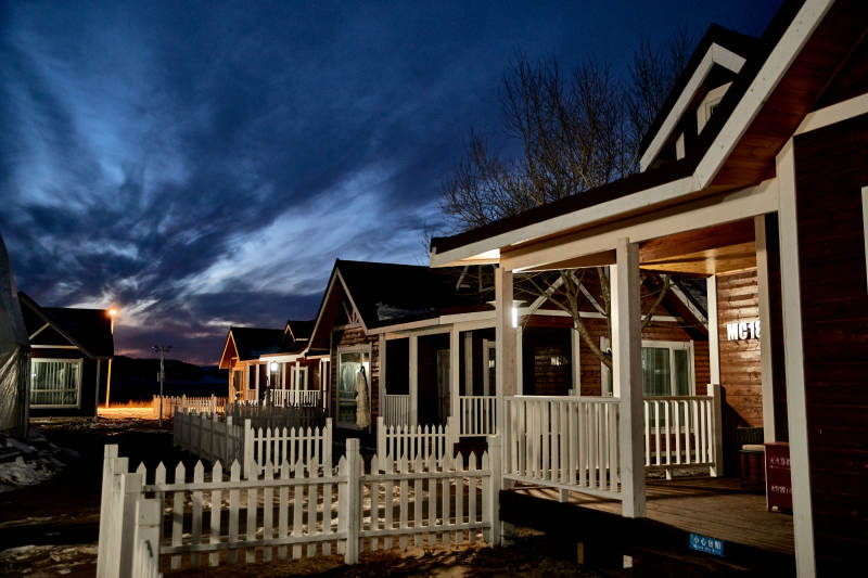 中国河北张家口库伦淖景区木屋别墅建筑群图片