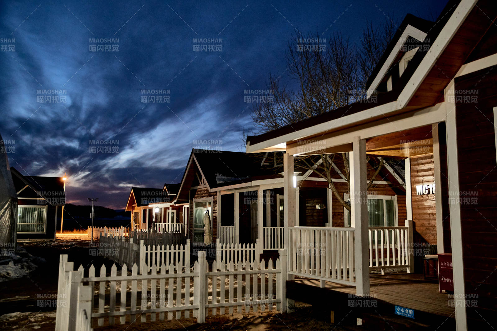 中国河北张家口库伦淖景区木屋别墅建筑群图片