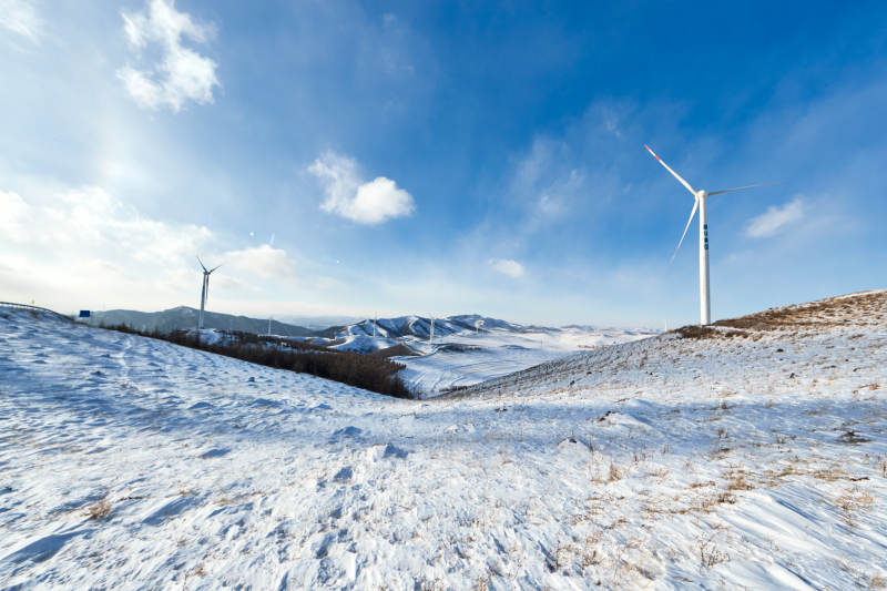 中国河北省张家口地区冬季草原天路景色图片