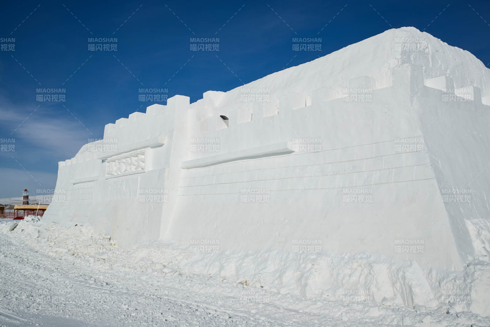 河北省张家口沽源县天鹅湖景区大型雪雕长城图片