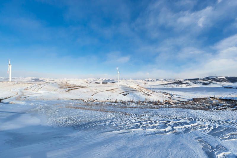 中国河北省张家口地区冬季草原天路景色图片