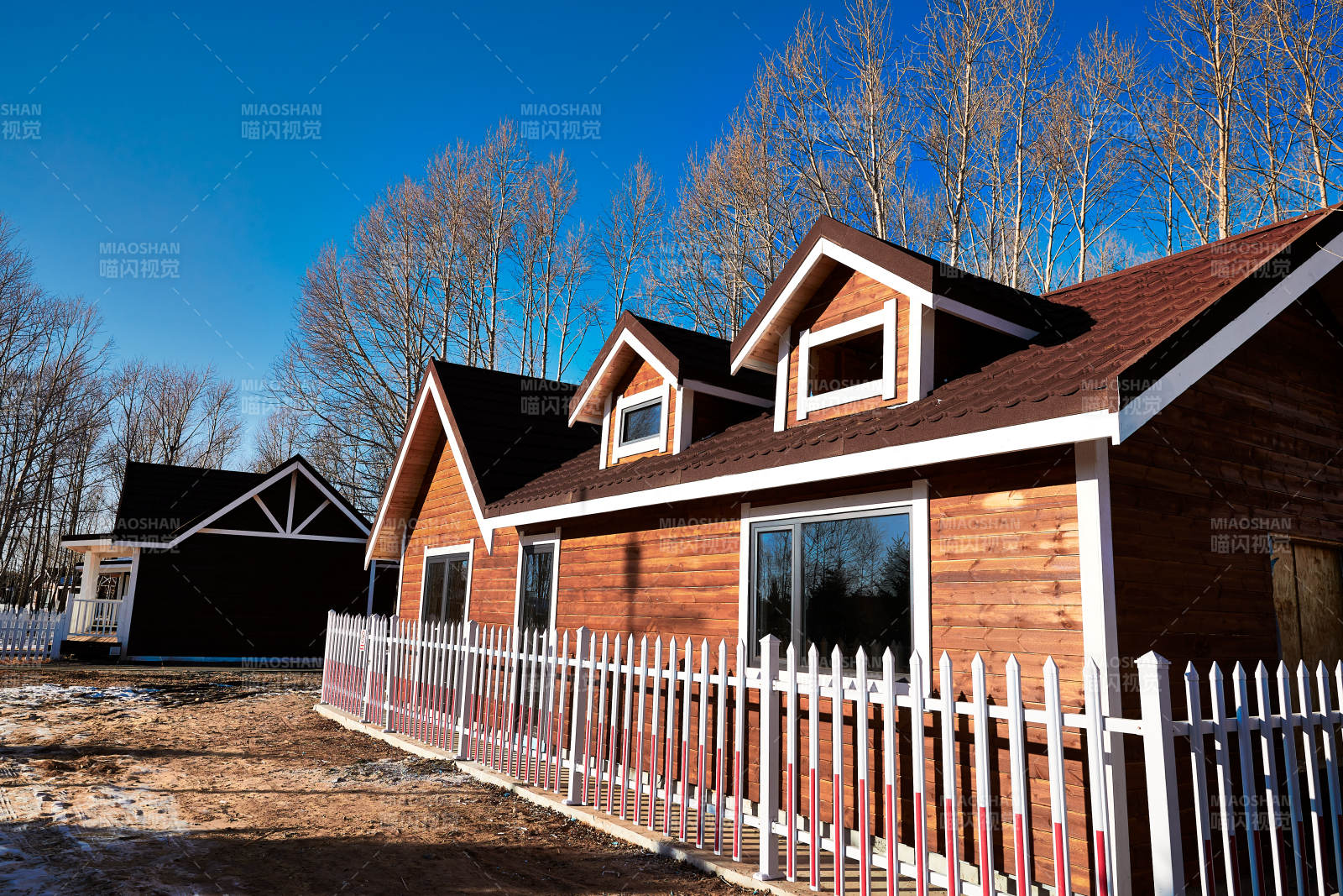 中国河北张家口库伦淖景区木屋别墅建筑群图片