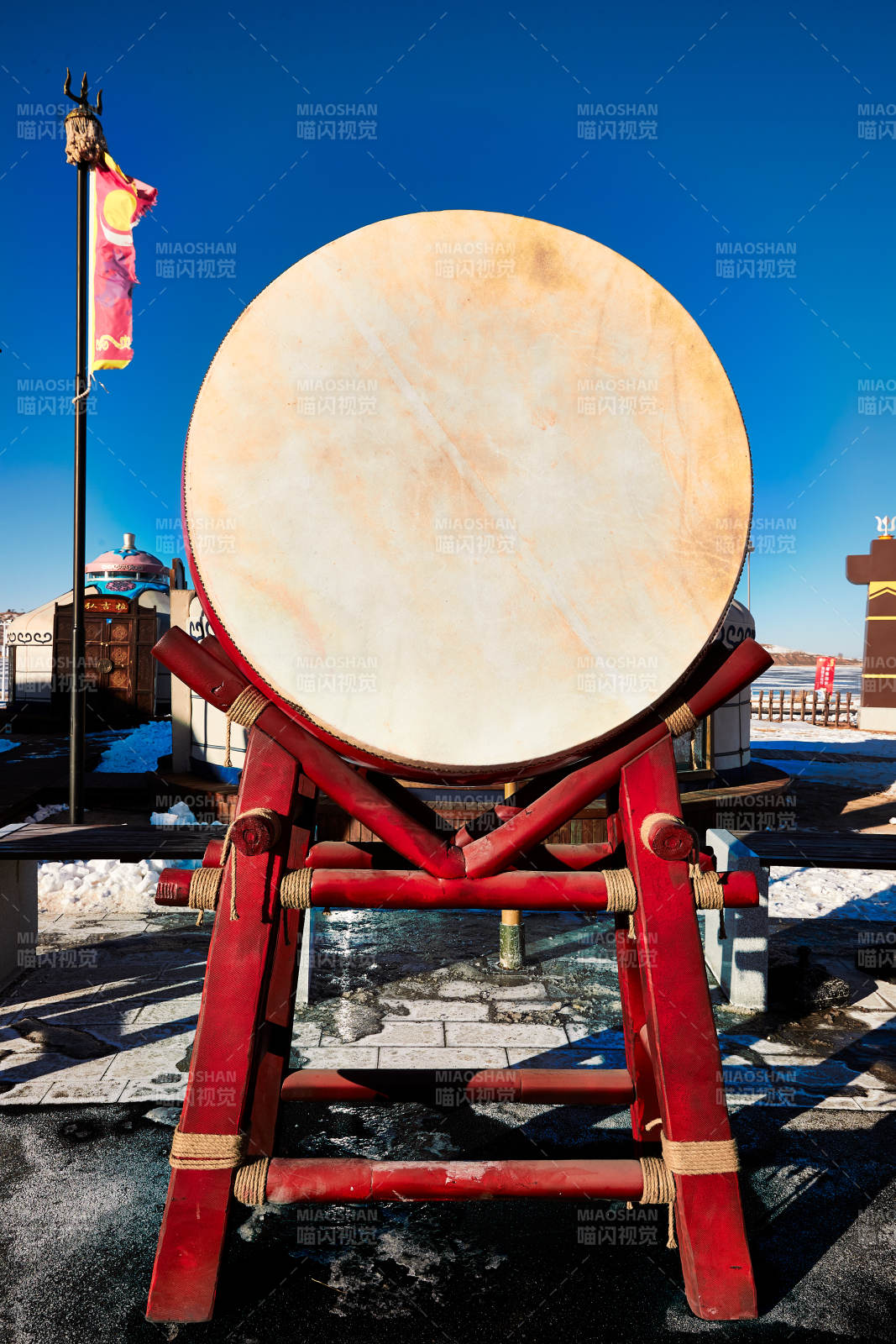 广场上的中国鼓图片
