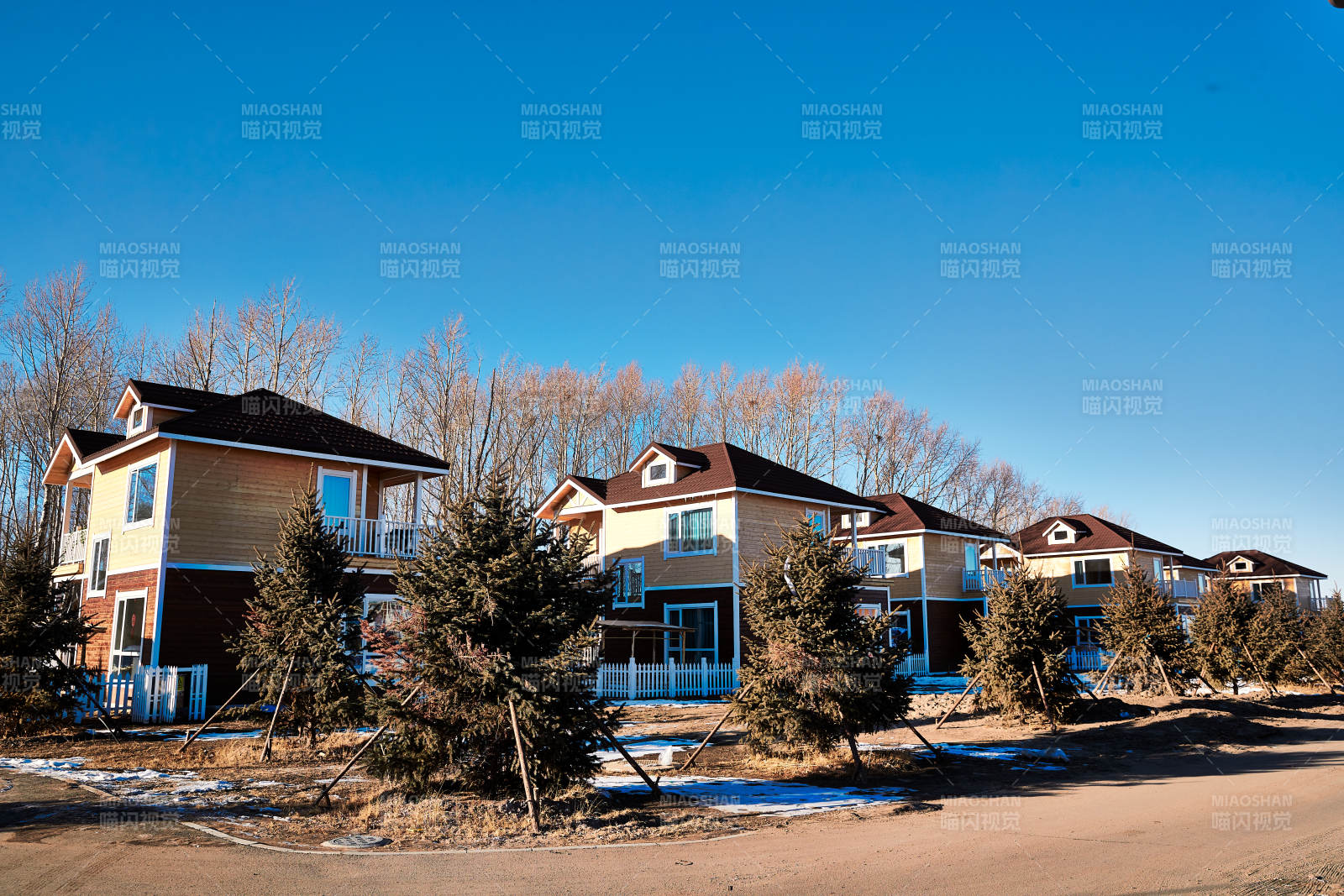 中国河北张家口库伦淖景区木屋别墅建筑群图片