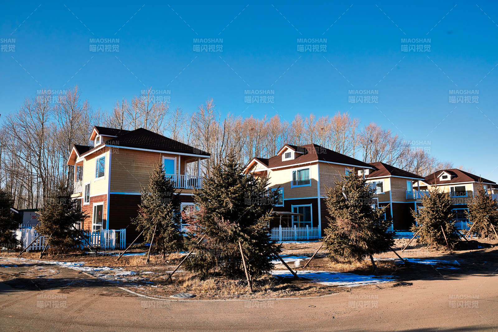 中国河北张家口库伦淖景区木屋别墅建筑群图片