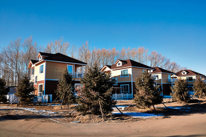 中国河北张家口库伦淖景区木屋别墅建筑群图片