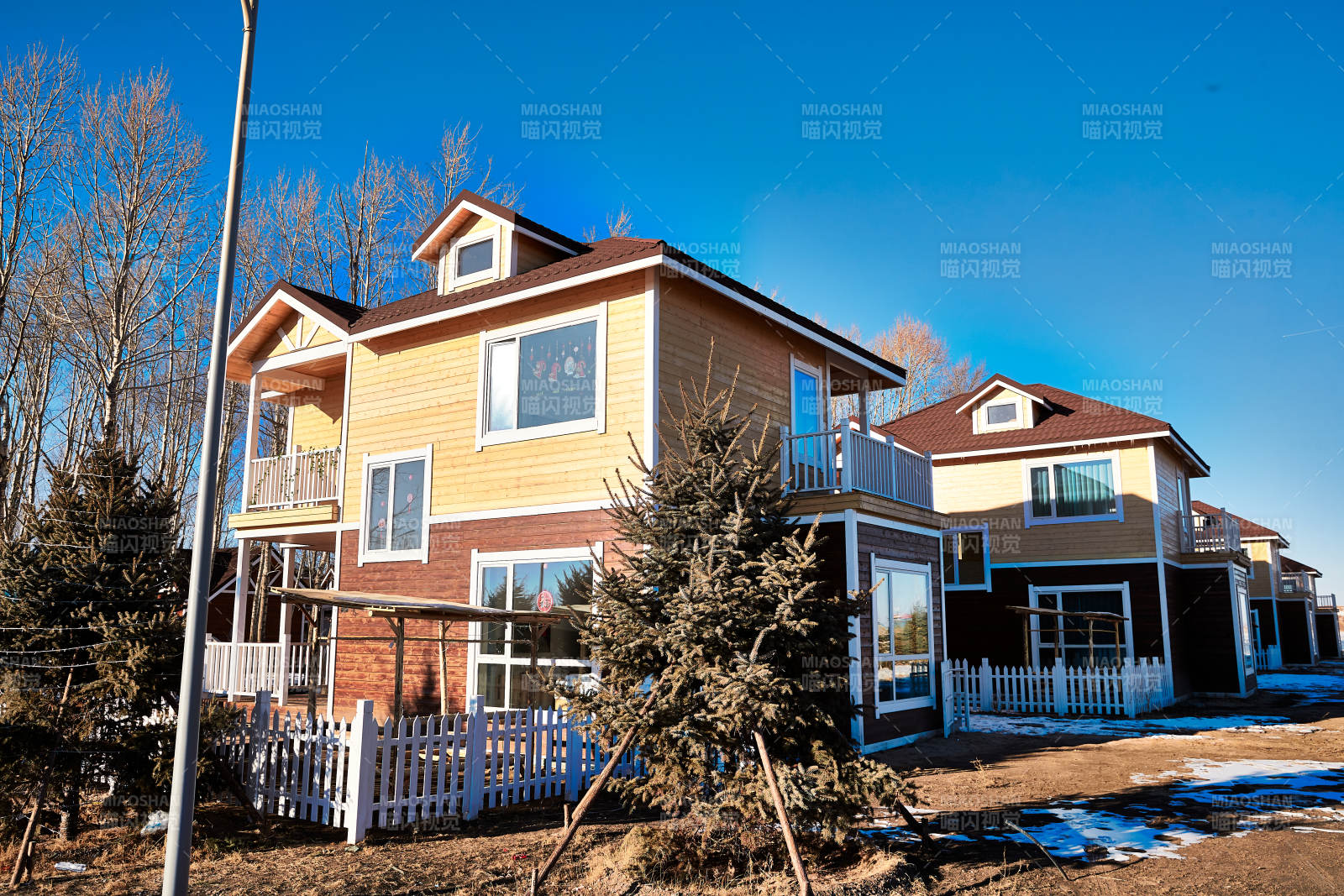 中国河北张家口库伦淖景区木屋别墅建筑群图片