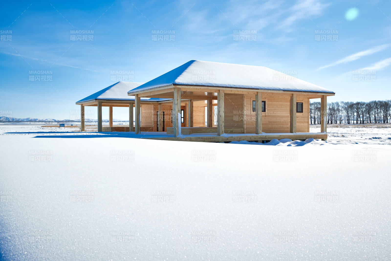 大雪过后的户外木屋图片