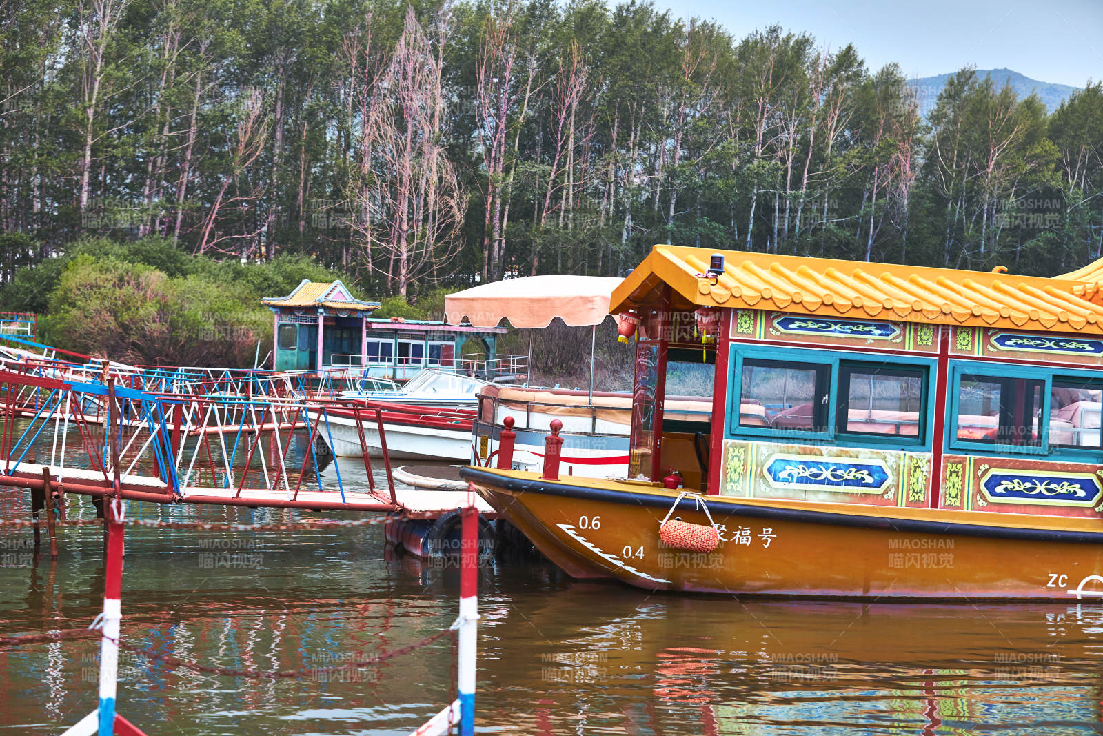 中国河北省张家口地区沽源县闪电湖景区夏天图片
