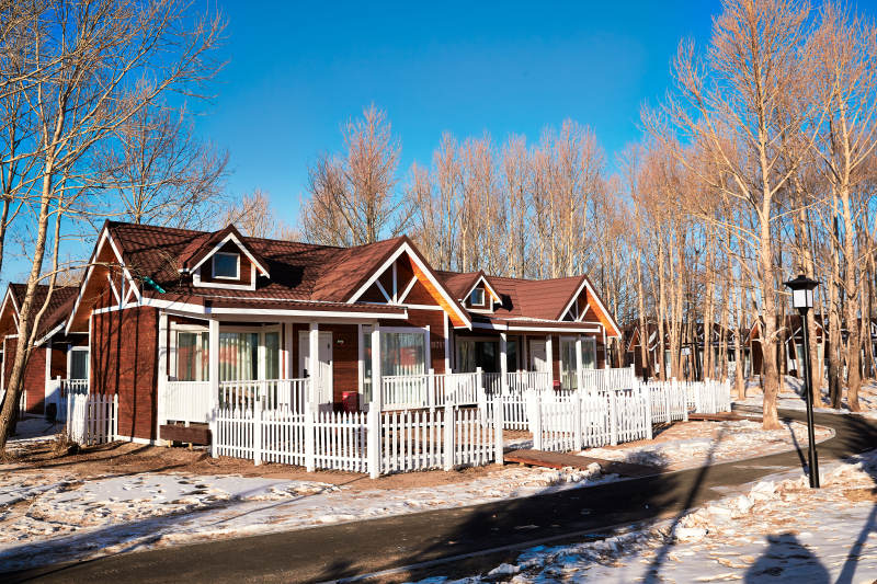 中国河北张家口库伦淖景区木屋别墅建筑群图片