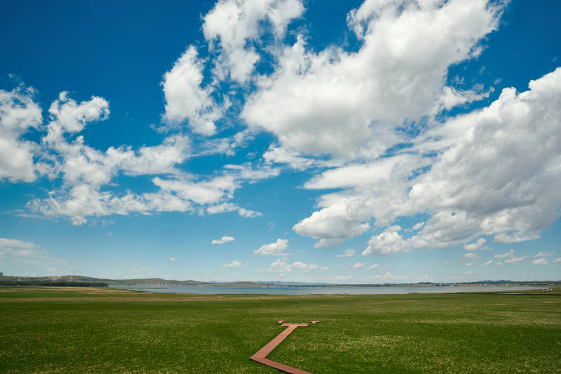 中国河北省张家口沽源县天鹅湖景区湿地花海图片