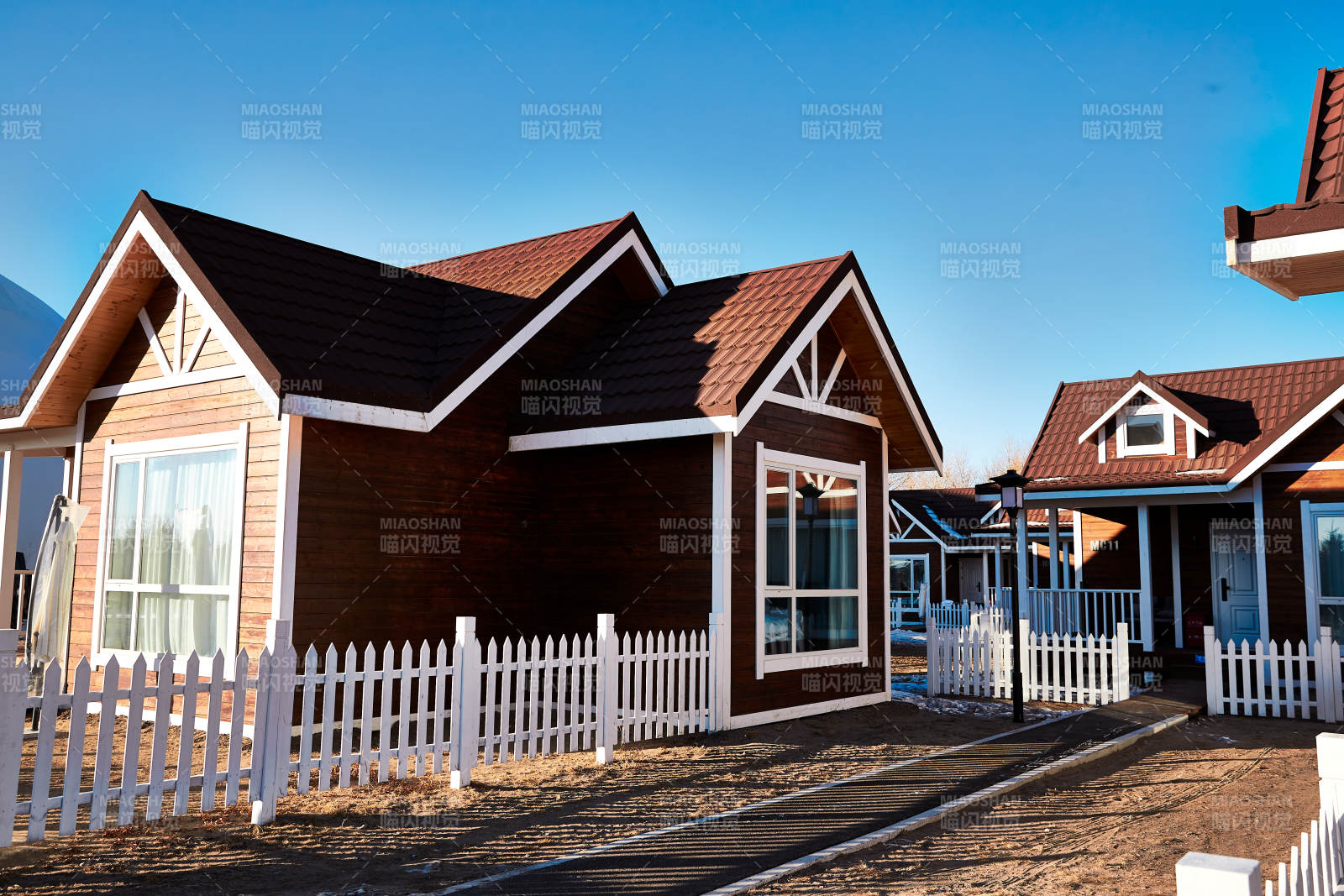 中国河北张家口库伦淖景区木屋别墅建筑群图片