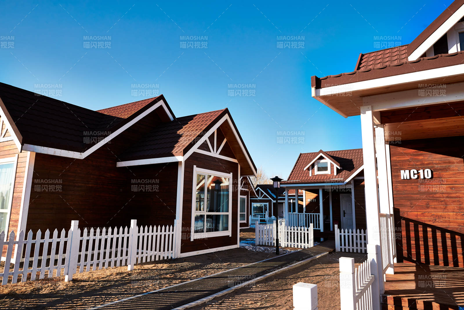 中国河北张家口库伦淖景区木屋别墅建筑群图片