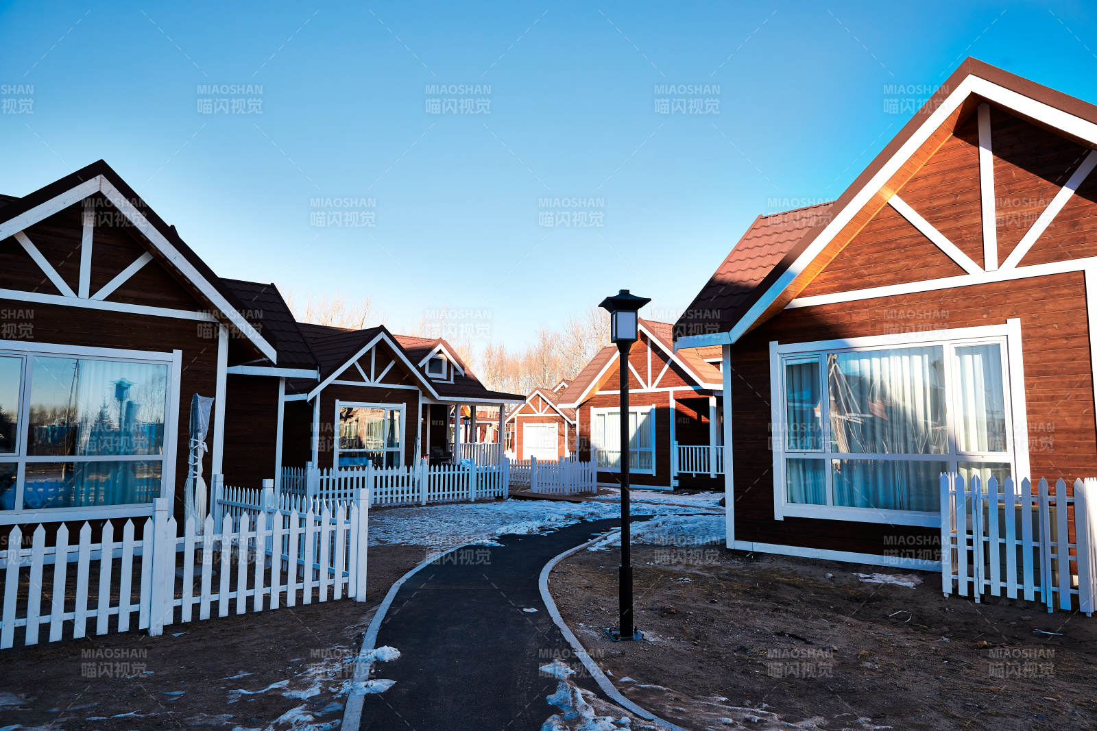 中国河北张家口库伦淖景区木屋别墅建筑群图片