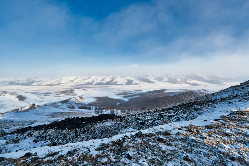 中国河北省张家口地区冬季草原天路景色图片