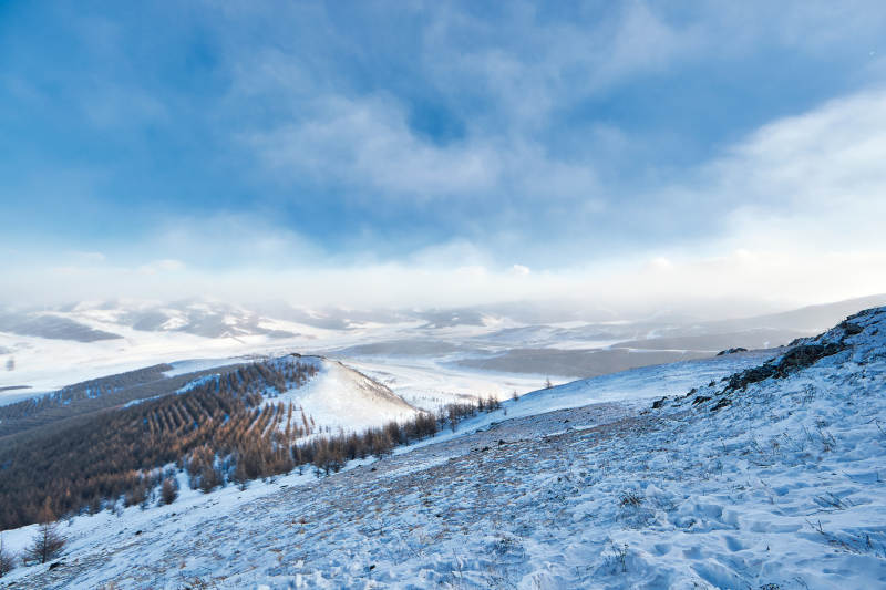 中国河北省张家口地区冬季草原天路景色图片