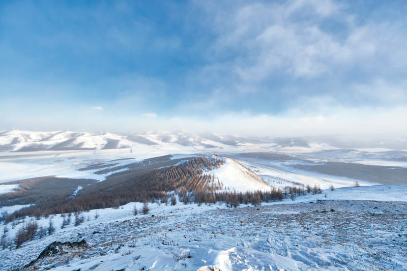 中国河北省张家口地区冬季草原天路景色图片