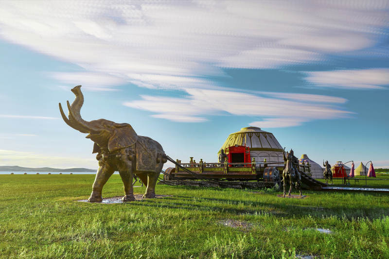 中国河北省张家口地区沽源县天鹅湖景区夏天图片