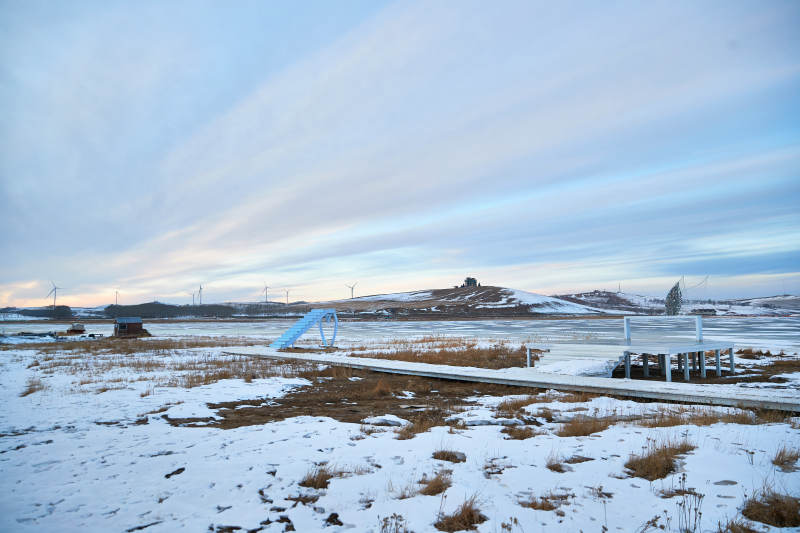 中国河北省沽源县库伦淖湖冬季冰上风光图片