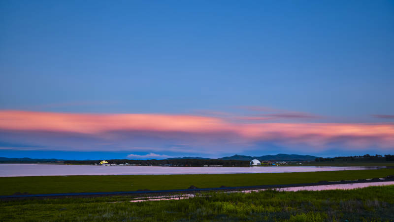 中国河北省张家口地区沽源县天鹅湖景区夏天图片