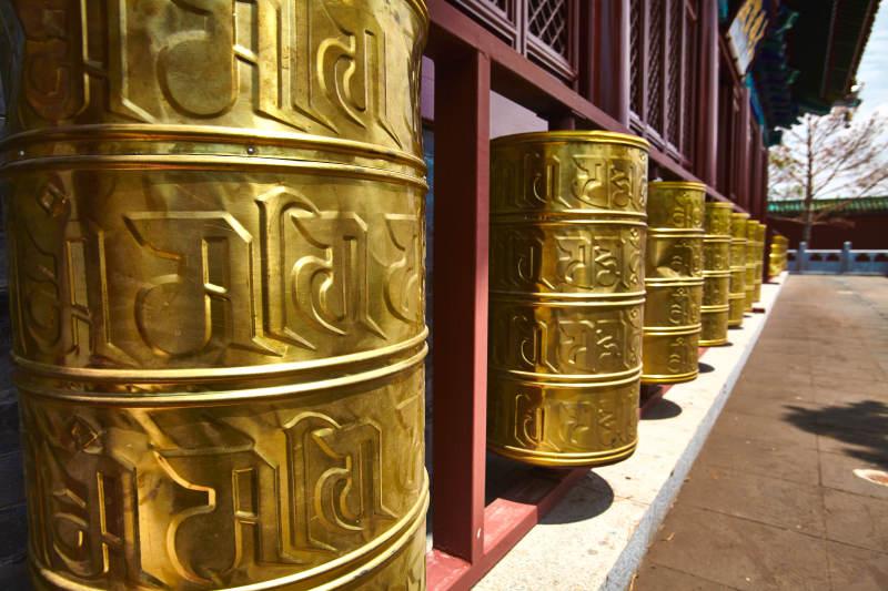 河北省张家口地区沽源县转佛寺内转经筒特写图片