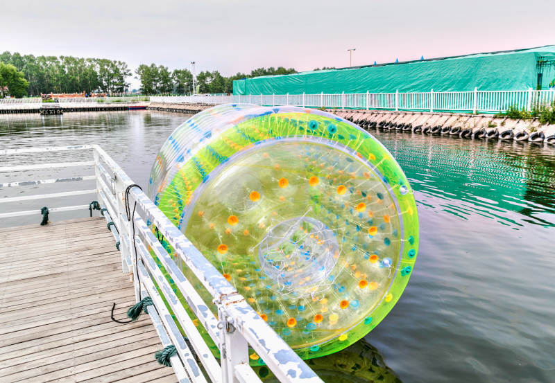 张家口地区沽源县天鹅湖水上娱乐设施图片