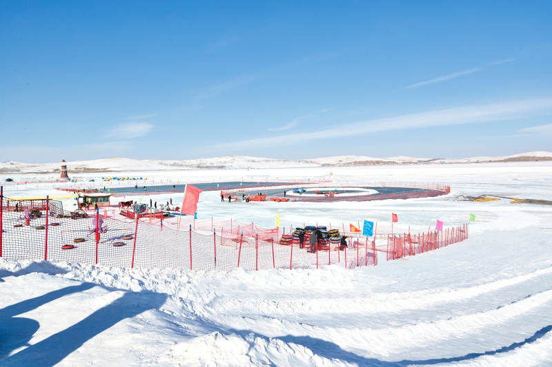 纯白整洁的冰雪皮划艇雪道图片